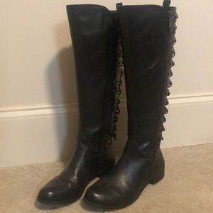 Super cute and fashionable Tall black GB boots!